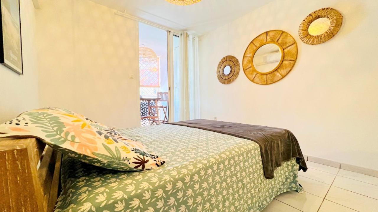 Studio Le Dina St Gilles Boucan Canot Сен-Жиль-ле-Бен Екстер'єр фото